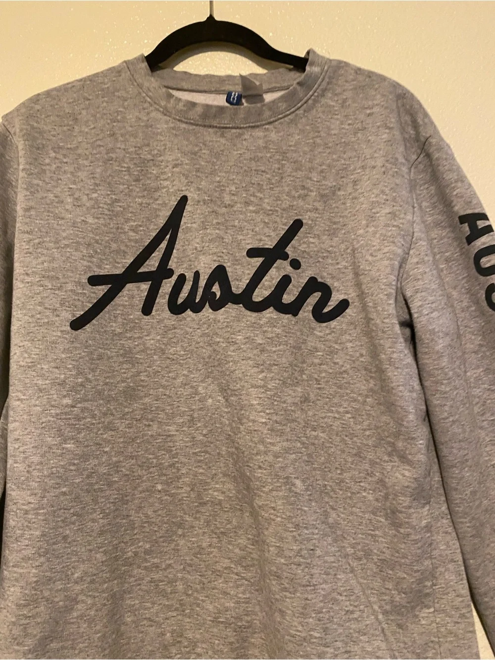 H&M Gray 'Austin' Crewneck Sweatshirt with Black Script Size M